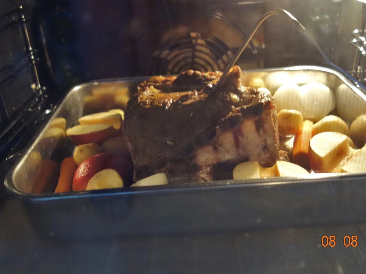 Rezept: Schweineschopfbraten mit Knochen Bild Nr. 622 Schweineschopfbraten mit Knochen - Rezept - Bild Nr. 622