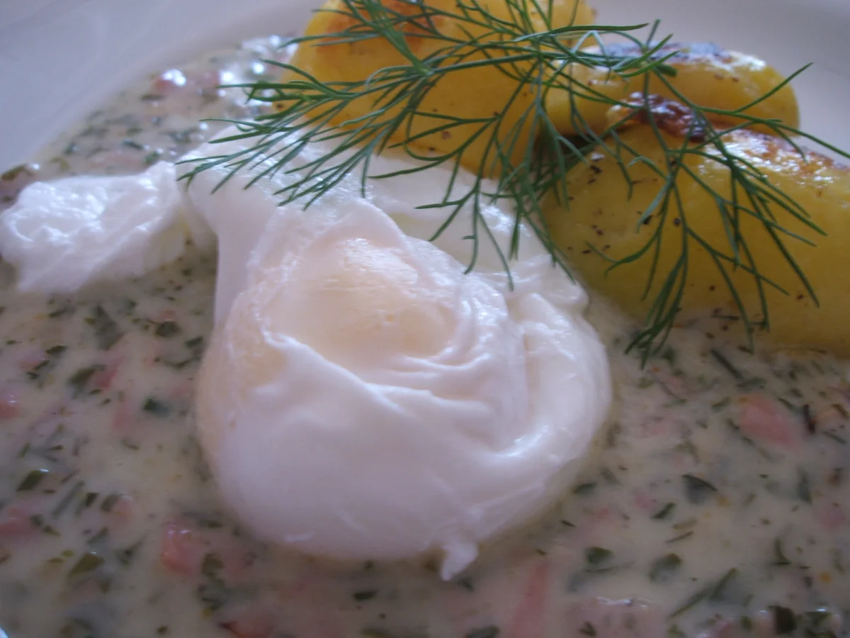 Eier: Verlorene Eier auf Kräutersoße mit Schwenkkartoffeln - Rezept - Bild Nr. 616