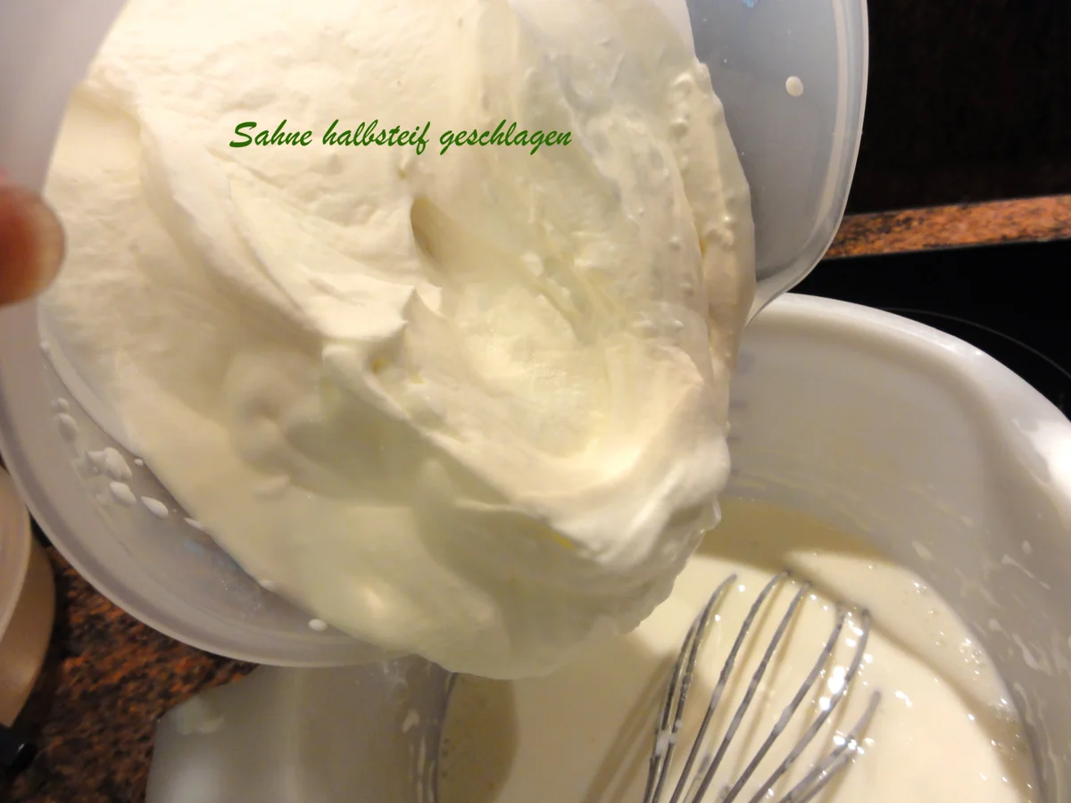 kalte Kuchen:   SAURE - SAHNE - TORTE - Rezept - Bild Nr. 619