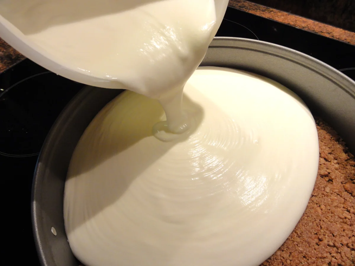 kalte Kuchen:   SAURE - SAHNE - TORTE - Rezept - Bild Nr. 620