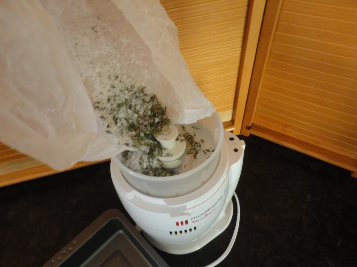 Rezept: Kräutersalz vom Zitronenthymian Bild Nr. 720 Kräutersalz vom Zitronenthymian - Rezept - Bild Nr. 720