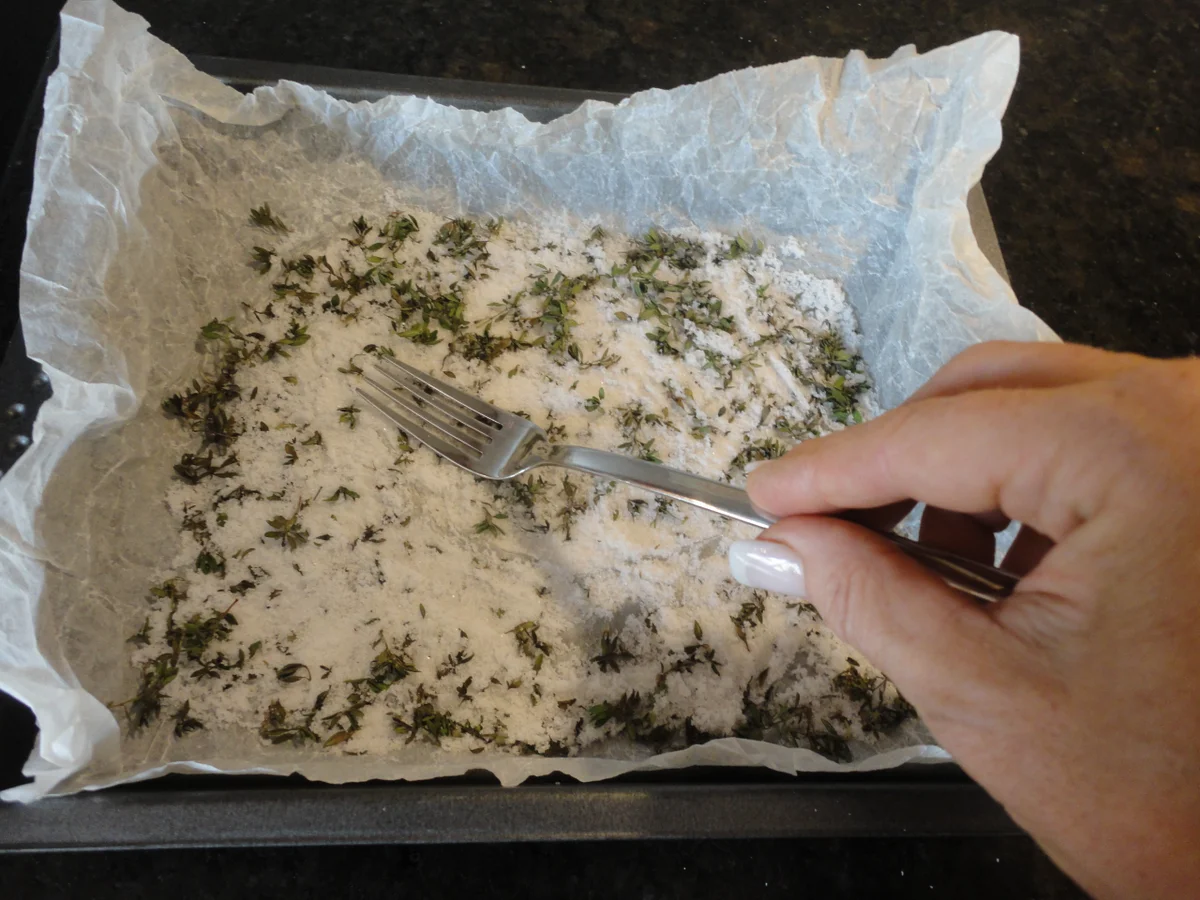 Rezept: Kräutersalz vom Zitronenthymian Bild Nr. 705 Kräutersalz vom Zitronenthymian - Rezept - Bild Nr. 705