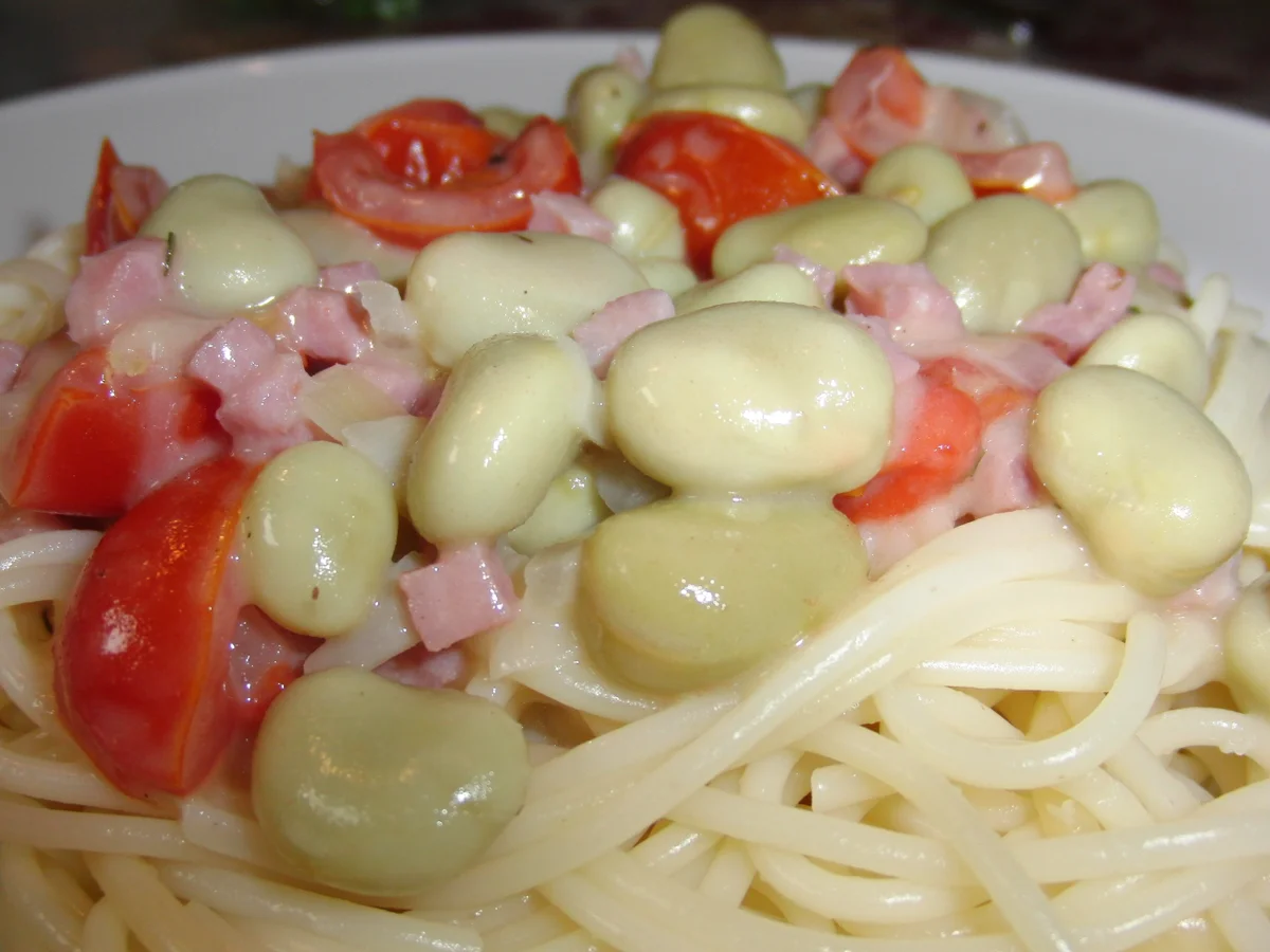 SPAGHETTI MIT BOHNEN-SCHINKEN-SAUCE - Rezept - Bild Nr. 695