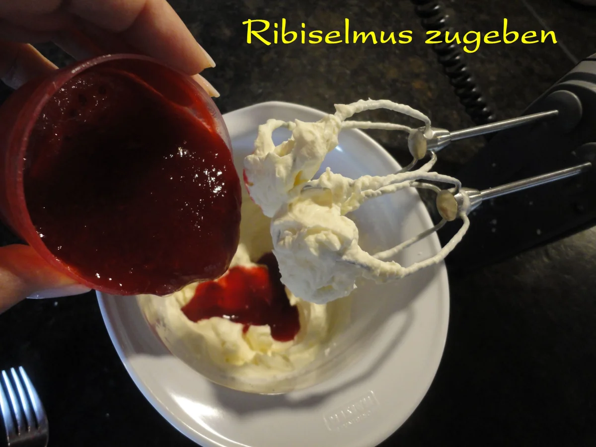 Rezept: blitzschnelles Sauerrahm Eis mit Ribiseltouch Bild Nr. 696 blitzschnelles Sauerrahm Eis mit Ribiseltouch - Rezept - Bild Nr. 696