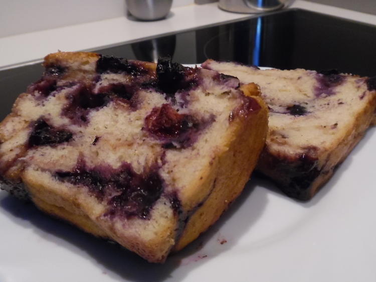 Hefeklöße mit Heidelbeeren Rezepte - kochbar.de