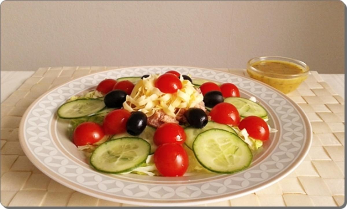 Eisbergsalat mit Thunfisch, Tomaten,  Gurken  und …. - Rezept - Bild Nr. 739