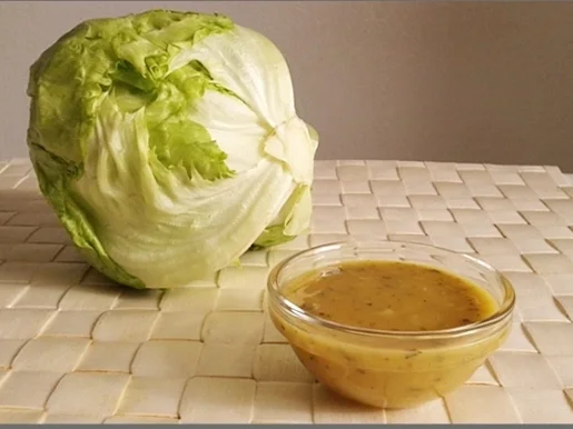 Eisbergsalat mit Thunfisch, Tomaten,  Gurken  und …. - Rezept - Bild Nr. 742