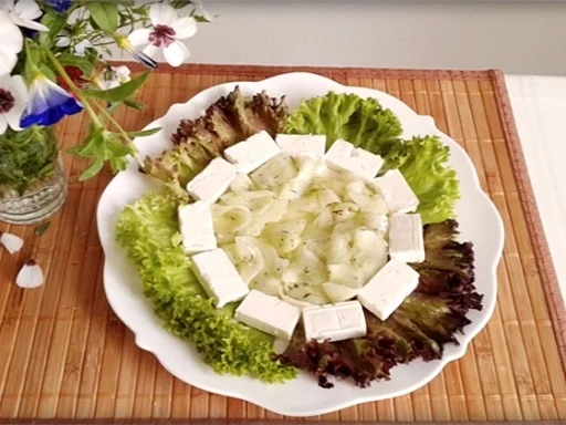 Rezept: Sommerlicher Lollo rosso Salat mit Meerrettich, Schafskäse, Tomaten und …. Bild Nr. 746 Sommerlicher Lollo rosso Salat mit Meerrettich, Schafskäse, Tomaten und …. - Rezept - Bild Nr. 746