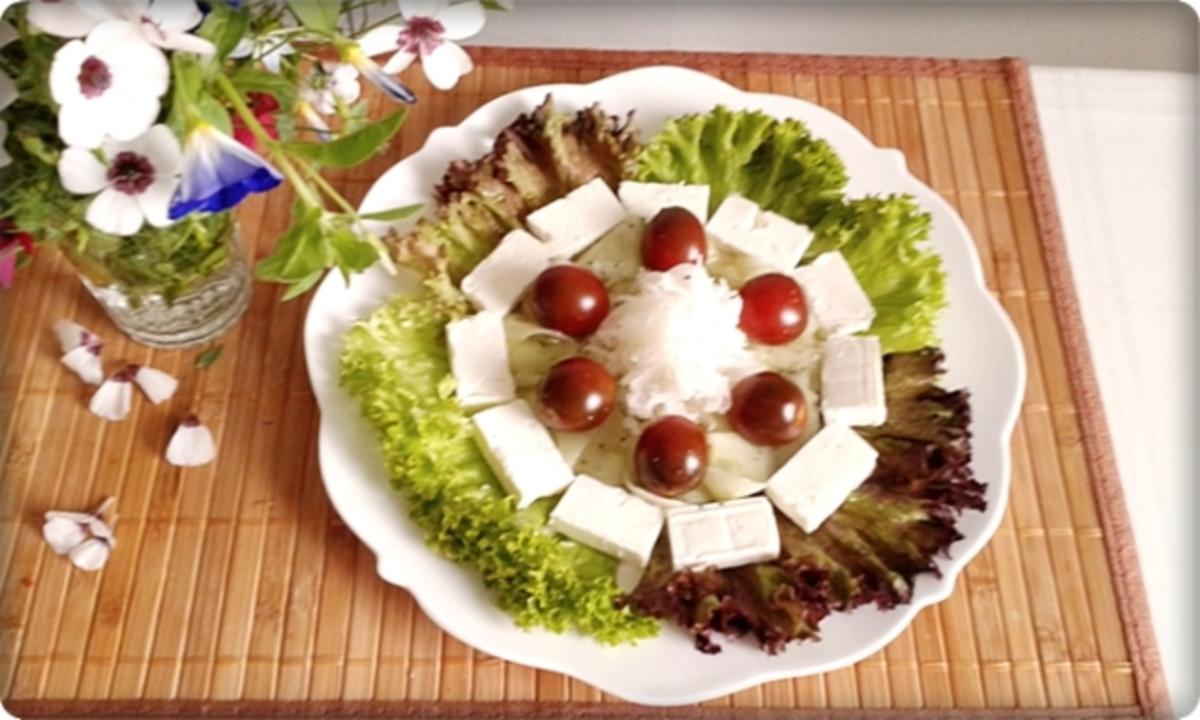 Sommerlicher Lollo rosso Salat mit Meerrettich, Schafskäse, Tomaten  und …. - Rezept - Bild Nr. 748