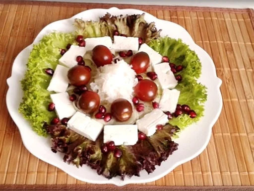 Rezept: Sommerlicher Lollo rosso Salat mit Meerrettich, Schafskäse, Tomaten und …. Bild Nr. 751 Sommerlicher Lollo rosso Salat mit Meerrettich, Schafskäse, Tomaten und …. - Rezept - Bild Nr. 751