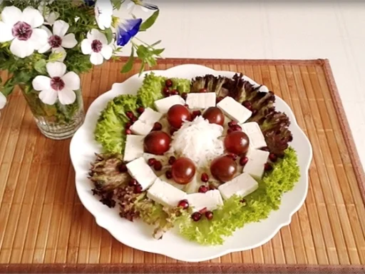 Rezept: Sommerlicher Lollo rosso Salat mit Meerrettich, Schafskäse, Tomaten und …. Bild Nr. 754 Sommerlicher Lollo rosso Salat mit Meerrettich, Schafskäse, Tomaten und …. - Rezept - Bild Nr. 754