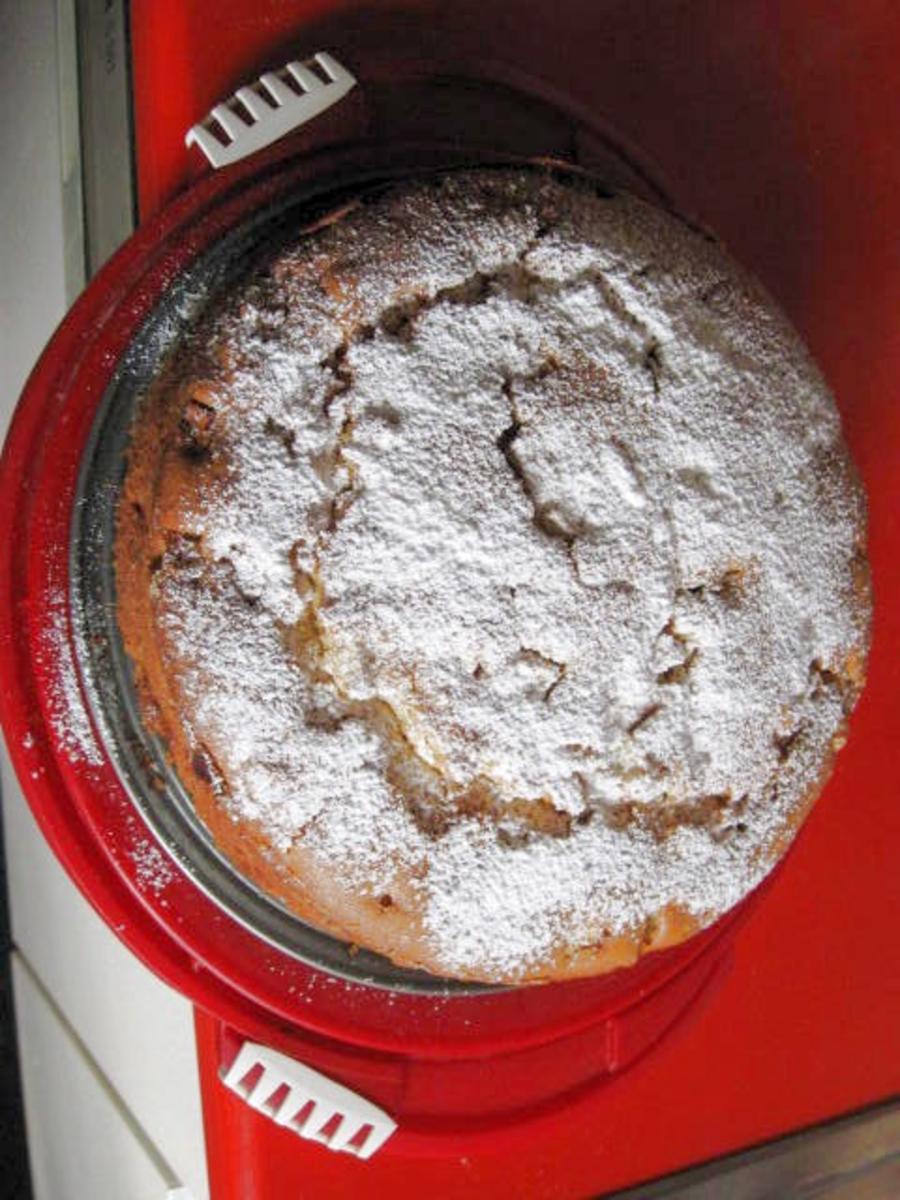 Bilder für Eierlikör Kuchen mit Äpfeln - Rezept