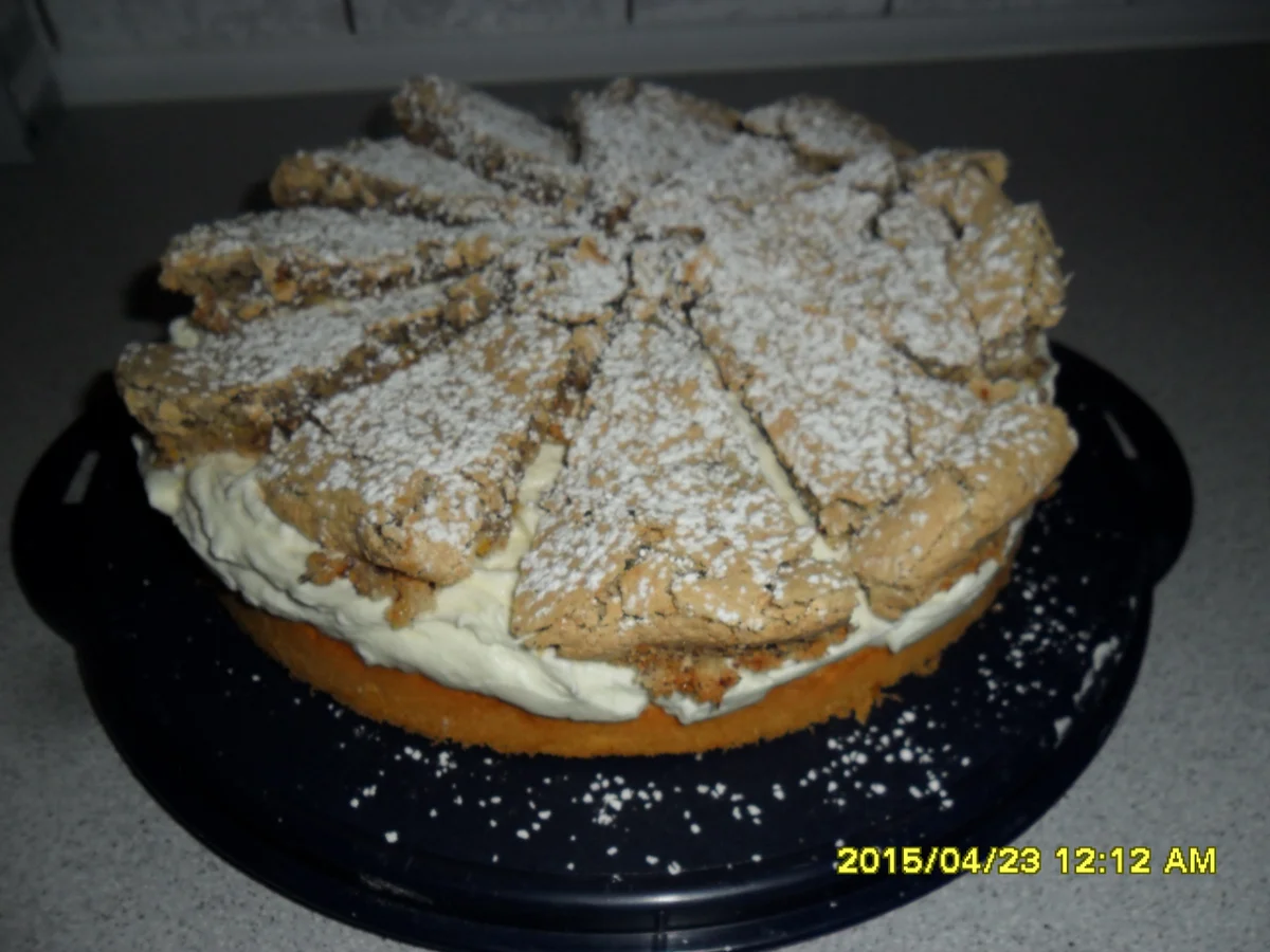 Rezept: Zitronen - Sahnetorte mit Baiserhaube Bild Nr. 753 Zitronen - Sahnetorte mit Baiserhaube - Rezept - Bild Nr. 753