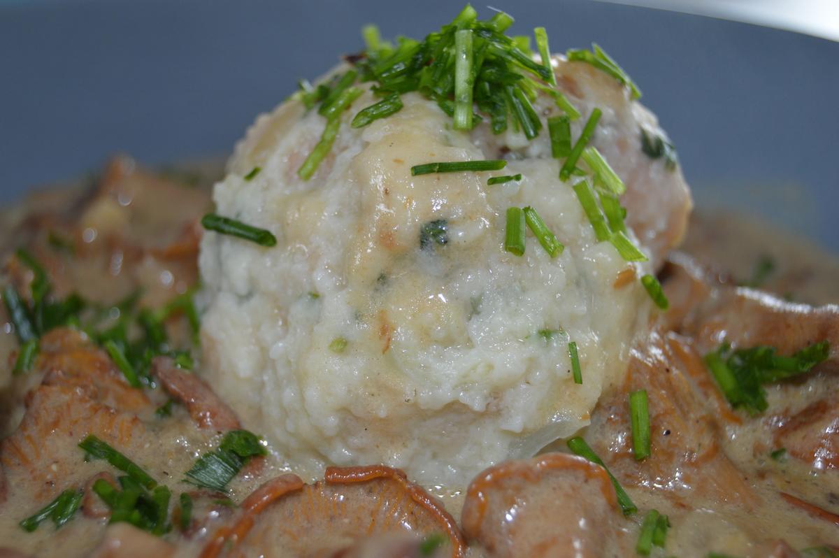 Frische Eierschwammerl mit Pak Choi-Semmelknödel - Rezept - Bild Nr. 783