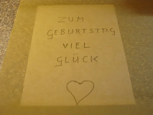 Zitronen-Biskuitrolle mit Muster - Rezept - Bild Nr. 770