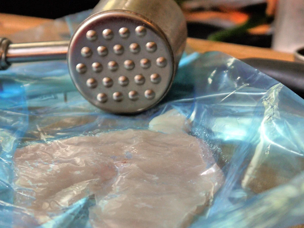 Rezept: Hähnchen-Curry-Schnitzel mit Süßkartoffelpüree und Gurkensalat Bild Nr. 872 Hähnchen-Curry-Schnitzel mit Süßkartoffelpüree und Gurkensalat - Rezept - Bild Nr. 872