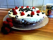 Mazu12-Knuspertorte mit Cornflakes und frischen Früchten - Rezept - Bild Nr. 856