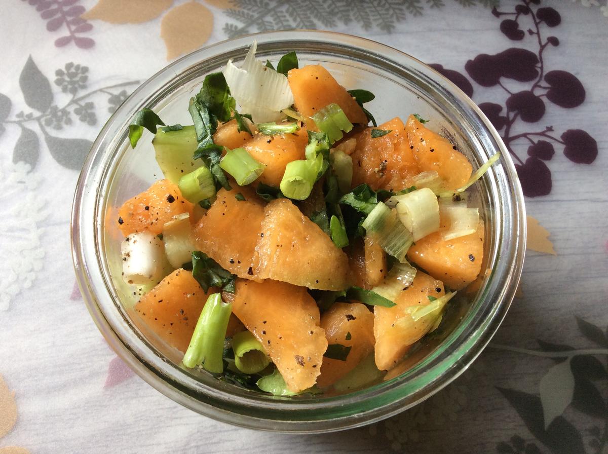 Thunfischsteak mit Melonen-Gurken-Salat und Gurken-Chili-Butter - Rezept - Bild Nr. 874