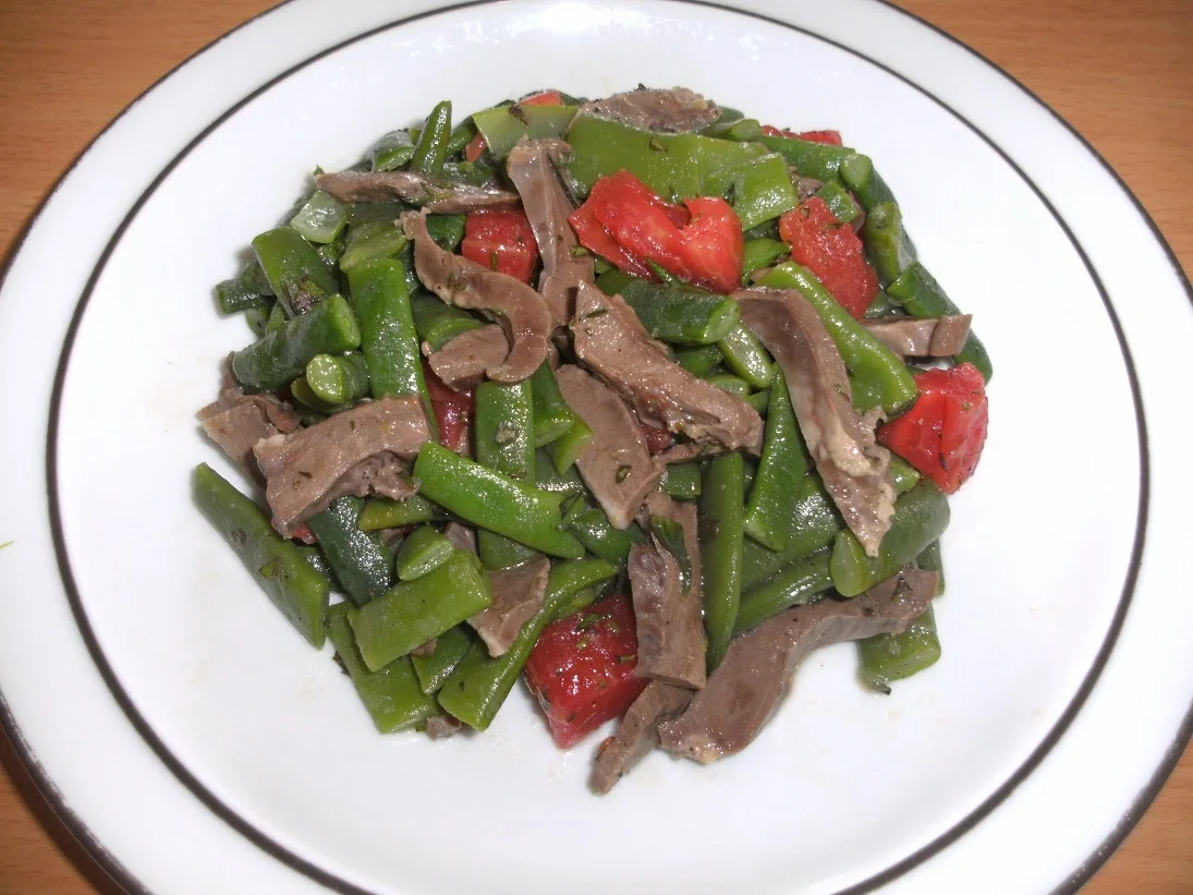 Rezept: Lammherz - Streifen auf Bohnen-Tomaten-Salat Bild Nr. 889 Lammherz - Streifen auf Bohnen-Tomaten-Salat - Rezept - Bild Nr. 889