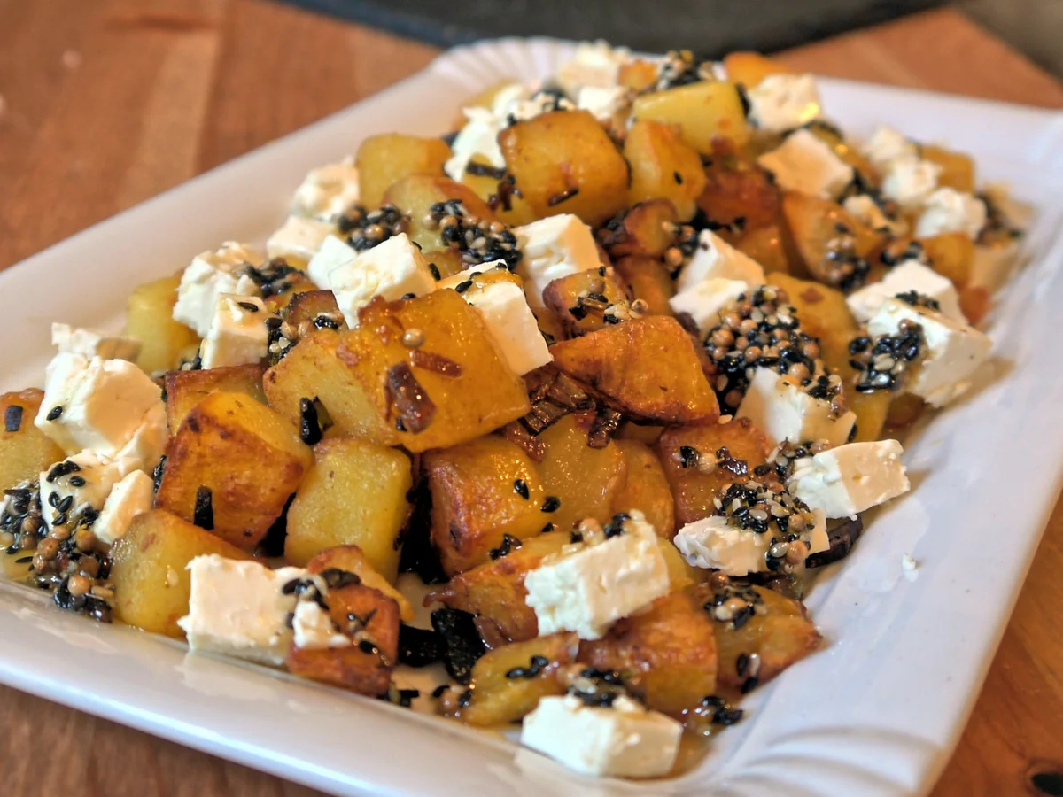Kartoffelpfanne mit Feta und Ahornsirup-Gewürzsoße - Rezept - Bild Nr. 889