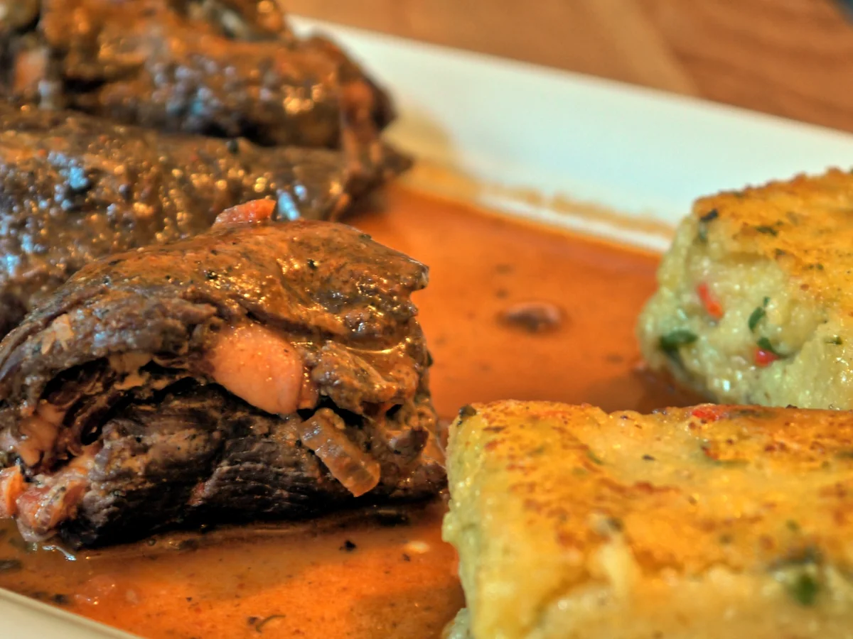 Korsische Minirouladen mit gebratener Polenta - Rezept - Bild Nr. 907