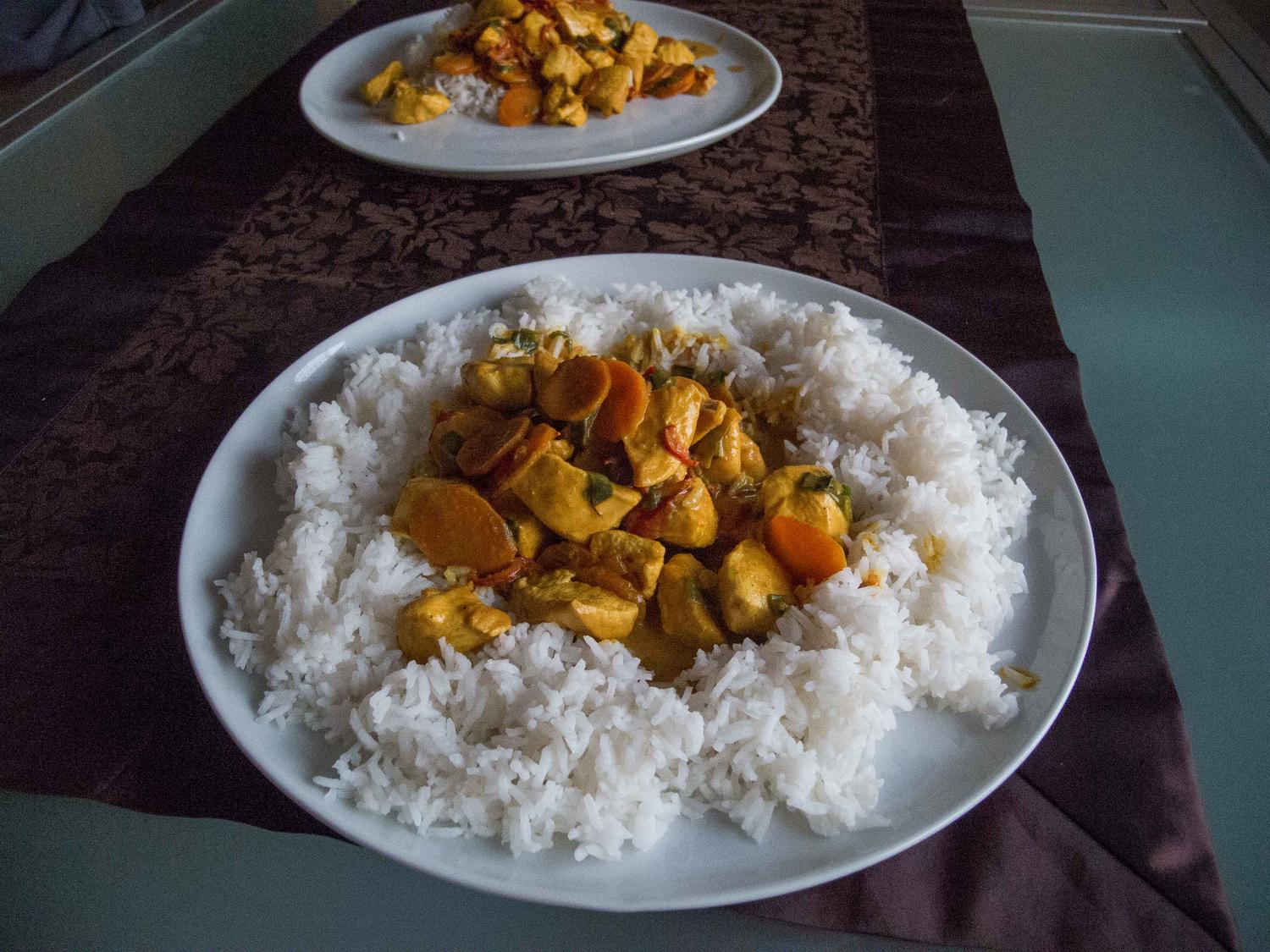 Hähnchen-Curry auf Reis - Rezept mit Bild - kochbar.de