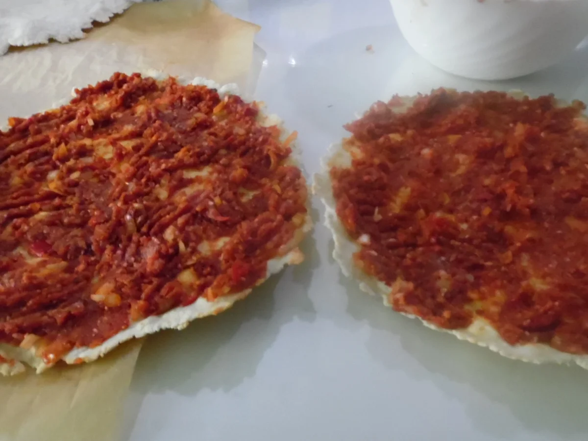 Rezept: Türkische Pizza - etwas abgewandelt Bild Nr. 915 Türkische Pizza - etwas abgewandelt - Rezept - Bild Nr. 915