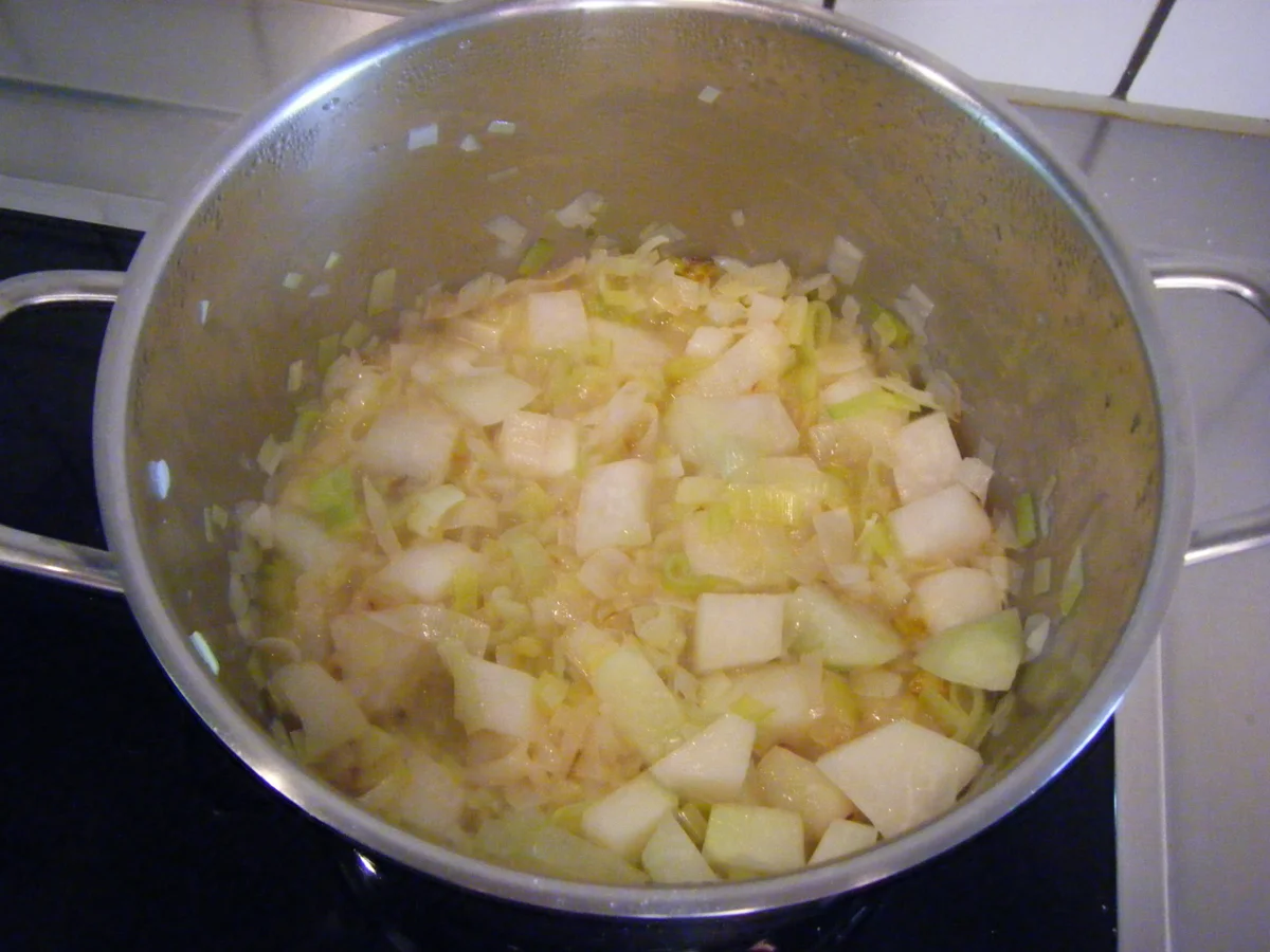 Rezept: Kohlrabi Schaumsuppe Bild Nr. 933 Kohlrabi Schaumsuppe - Rezept - Bild Nr. 933