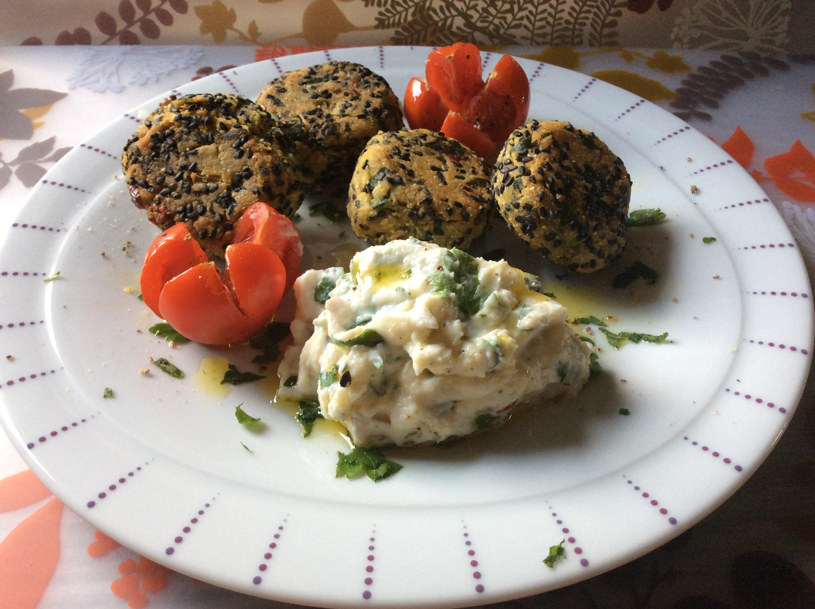 Falafel mit Ricotta-Limetten-Dipp - Rezept Durch