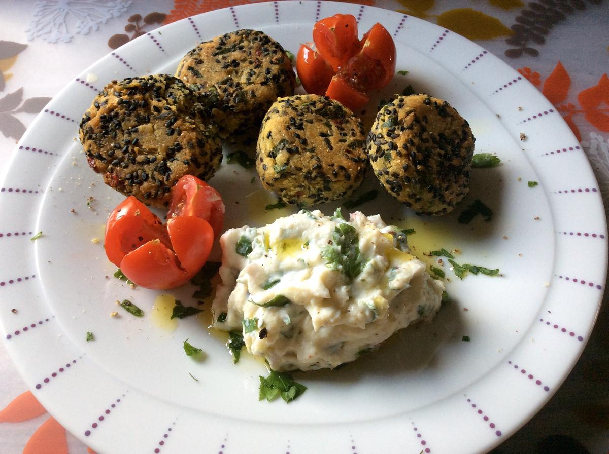 Falafel mit Ricotta-Limetten-Dipp - Rezept - Bild Nr. 936