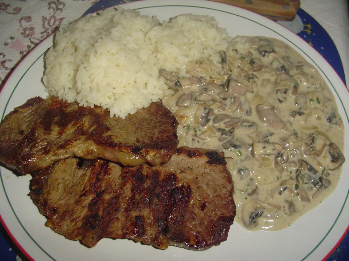 Rezept: Rindersteaks mit Championsauce und Reis Bild Nr. 953 Rindersteaks mit Championsauce und Reis - Rezept - Bild Nr. 953
