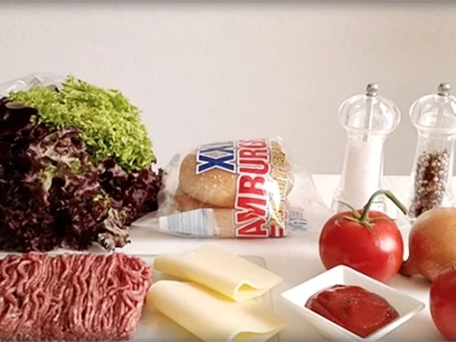 Rezept: XXL Burger mit Lollo Rosso Salat und....nach Art des Hauses Bild Nr. 973 XXL Burger mit Lollo Rosso Salat und....nach Art des Hauses - Rezept - Bild Nr. 973