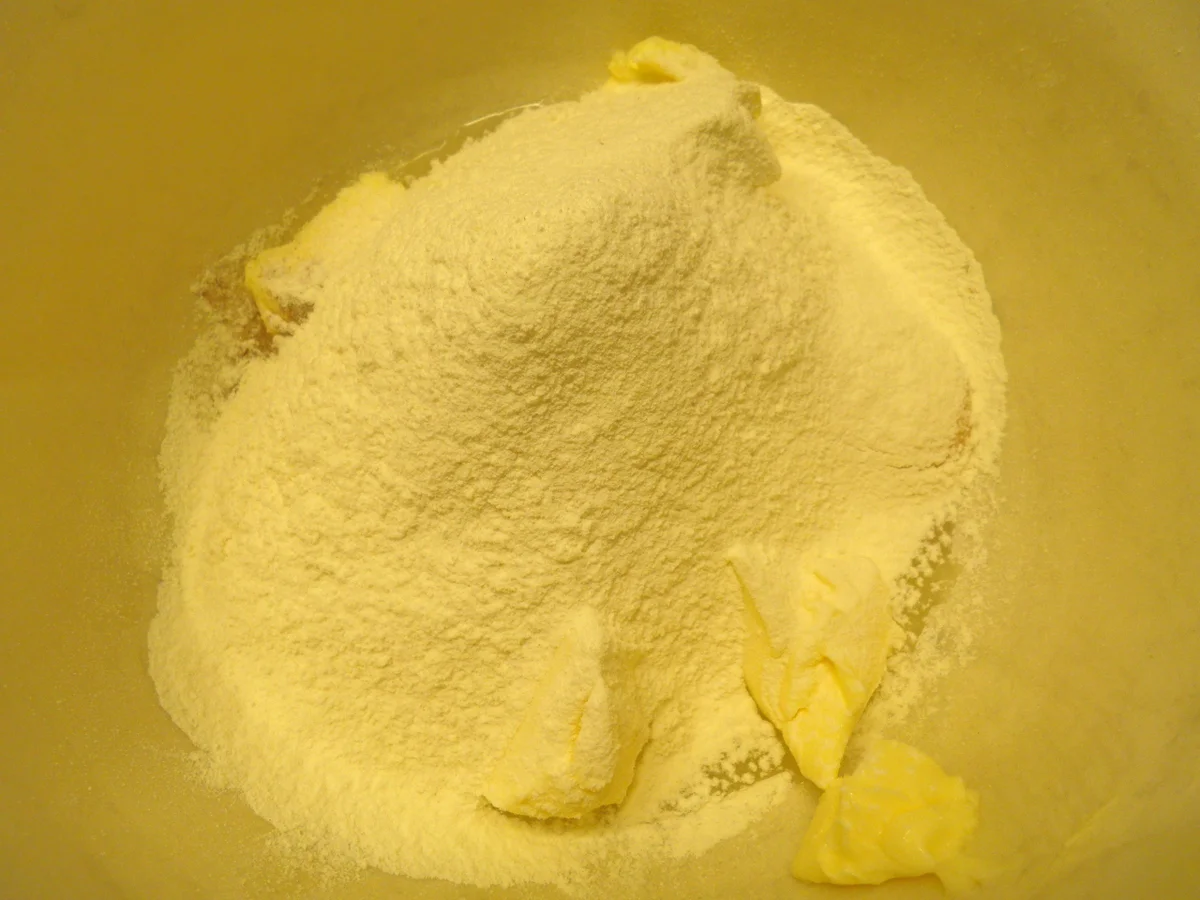 Mirabellen auf einem Bett von Vanillepudding .. zugedeckt mit knusprigen Zimtstreuseln - Rezept - Bild Nr. 1057