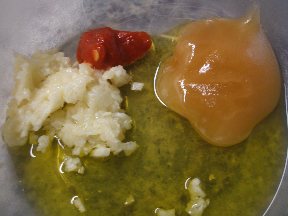 Geflügel: Hühnerkeulen mit Chili-Honig-Knoblauch-Paste und Wurzelgemüse - Rezept - Bild Nr. 1059