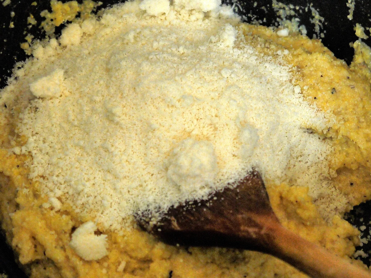 Rezept: Fenchel-Pfeffer-Polenta-Schnitten Bild Nr. 1076 Fenchel-Pfeffer-Polenta-Schnitten - Rezept - Bild Nr. 1076