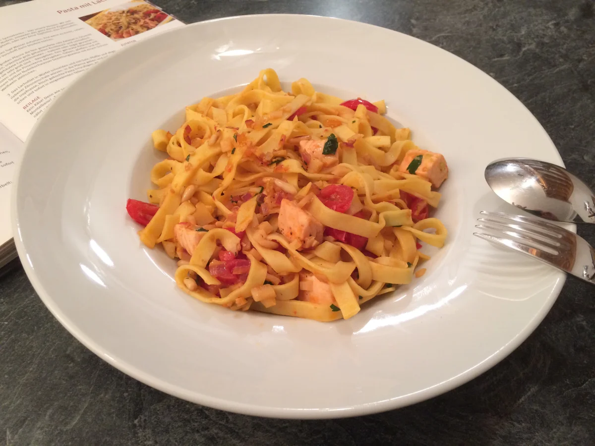 Schnelle Pasta mit Lachs - Rezept - Bild Nr. 1068