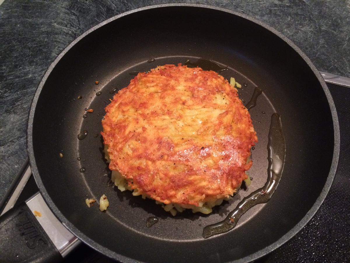 Geschnetzeltes Schweinefilet Zürcher Art mit Käserösti - von Doktor_Tommy