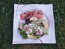 Lachs auf Heubett zu einem Ziegenfrischkäse auf Apfelsalat - Rezept - Bild Nr. 1080