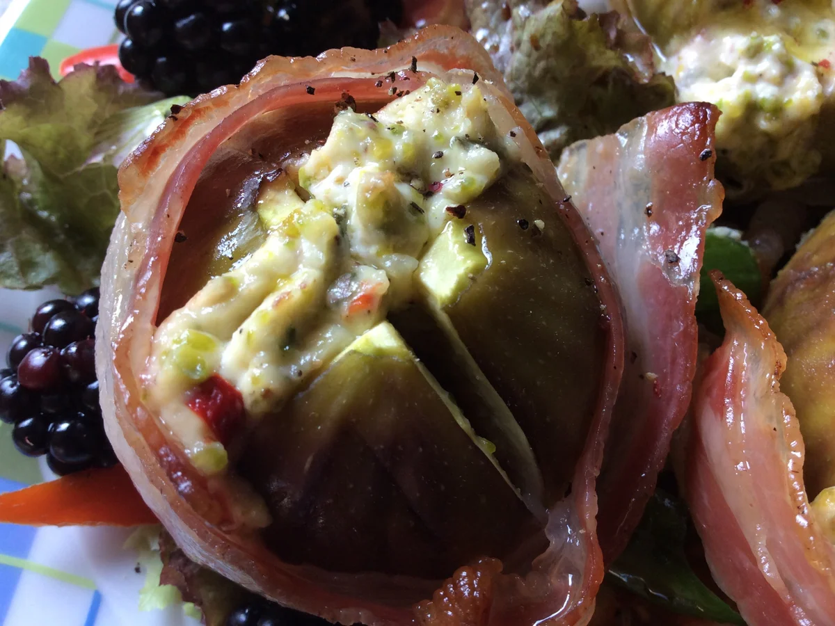 Rezept: Gebackene Feigen mit Frischkäse auf gemischten Salat Bild Nr. 1072 Gebackene Feigen mit Frischkäse auf gemischten Salat - Rezept - Bild Nr. 1072