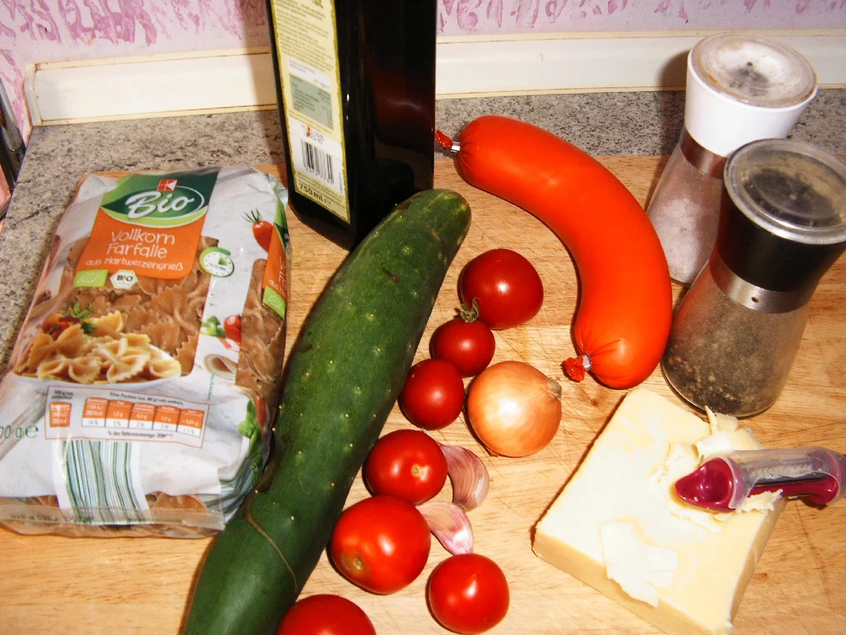 Farfalle mit Gurken und Tomaten - Rezept - Bild Nr. 1072