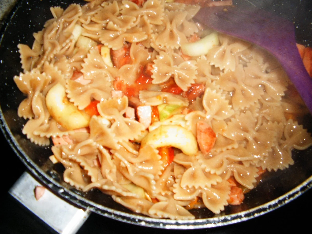 Farfalle mit Gurken und Tomaten - Rezept - Bild Nr. 1077