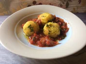 Gefüllte Polenta-Bällchen mit Tomatensoße - Rezept - Bild Nr. 1074
