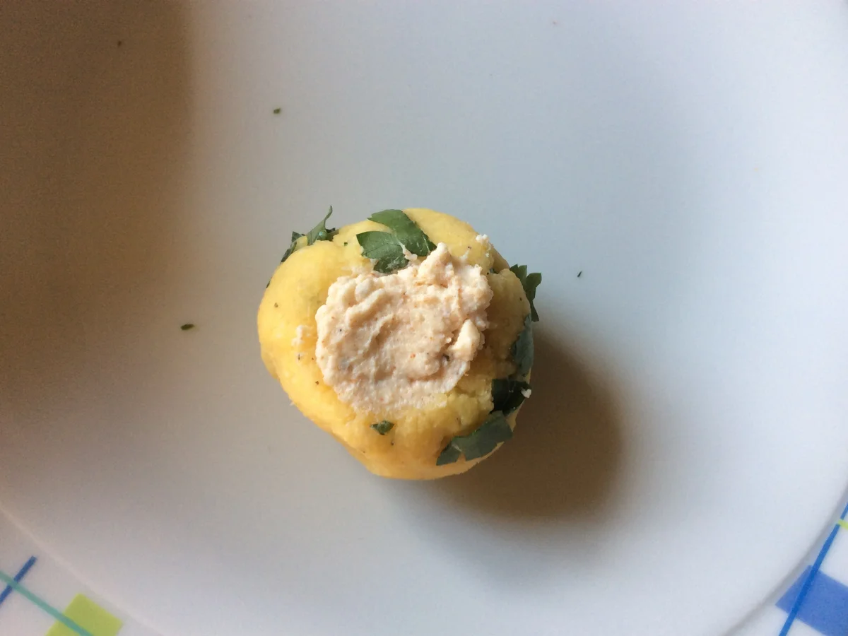 Gefüllte Polenta-Bällchen mit Tomatensoße - Rezept - Bild Nr. 1080