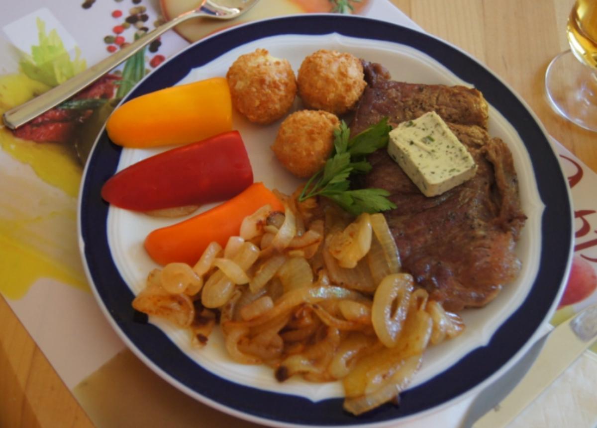 Rumsteak mit Zwiebeln, Mandelbällchen und Snackpaprikas - Rezept - Bild Nr. 1091