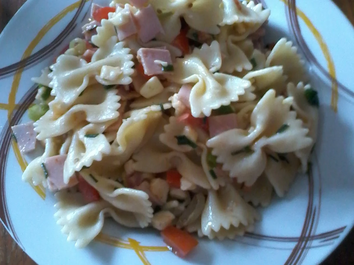 farfalle-salat mit Tomaten und oliven - Rezept - Bild Nr. 1092