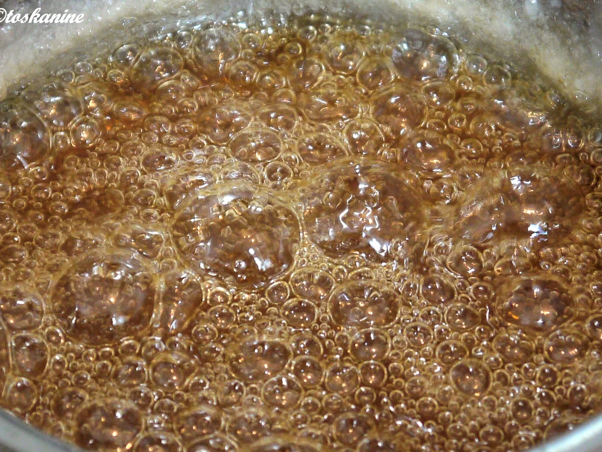 Dattelküchlein mit Karamellsauce - Rezept - Bild Nr. 1107