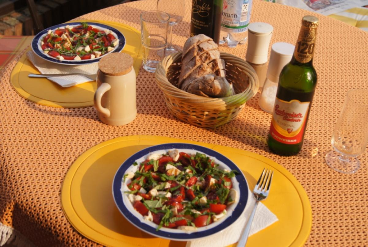 Tomaten mit Mozzarella und Walnuß Chiabatta - Rezept - kochbar.de