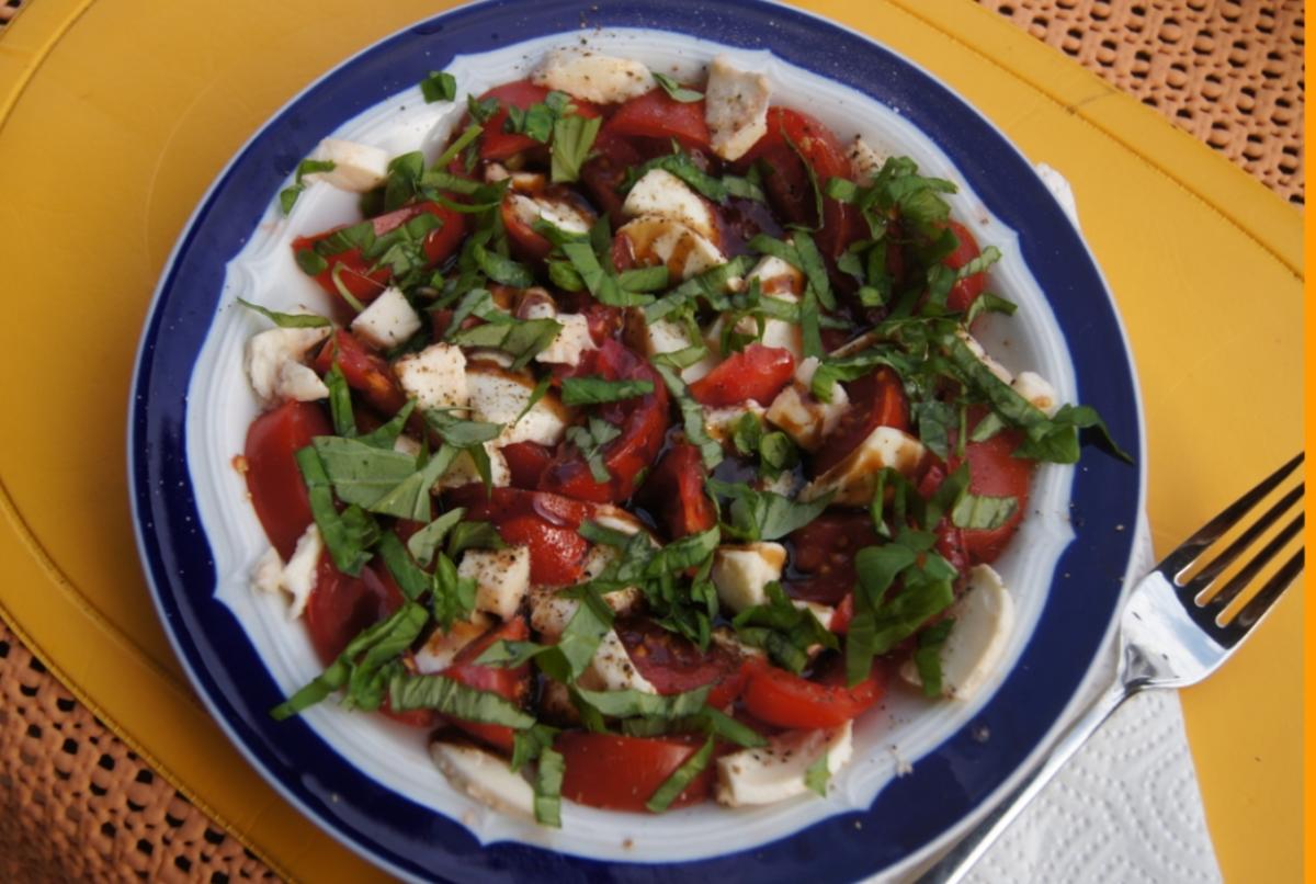 Tomaten mit Mozzarella und Walnuß Chiabatta - Rezept - Bild Nr. 1099