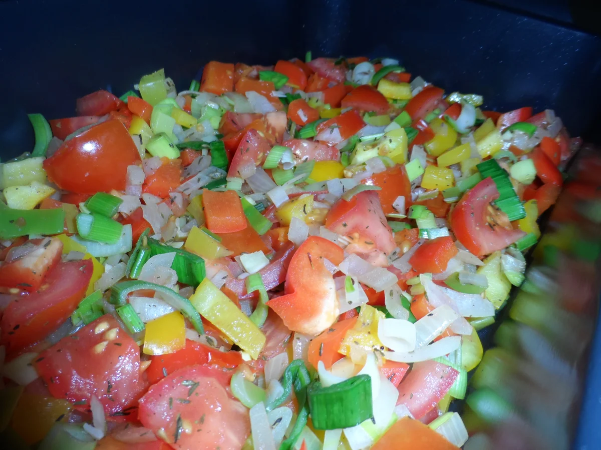 BiNe` S FORELLENFILETS AUF GEMÜSEBETT - Rezept - Bild Nr. 1099