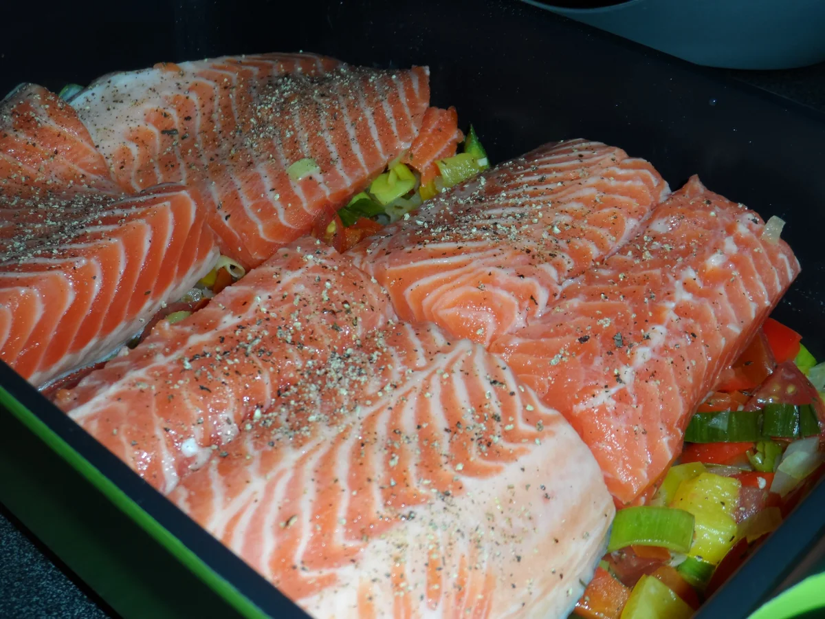 BiNe` S FORELLENFILETS AUF GEMÜSEBETT - Rezept - Bild Nr. 1100